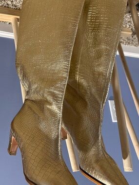 Vicenza Free People Croc-Embossed Gold Knee-High Heeled Boots NWOT